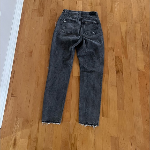 COPY - American Eagle mom jeans - Picture 2 of 3